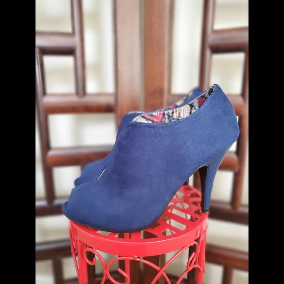 Christian Siriano blue Faux Suede Shoes Heels for payless (Size 8) - Picture 5 of 11